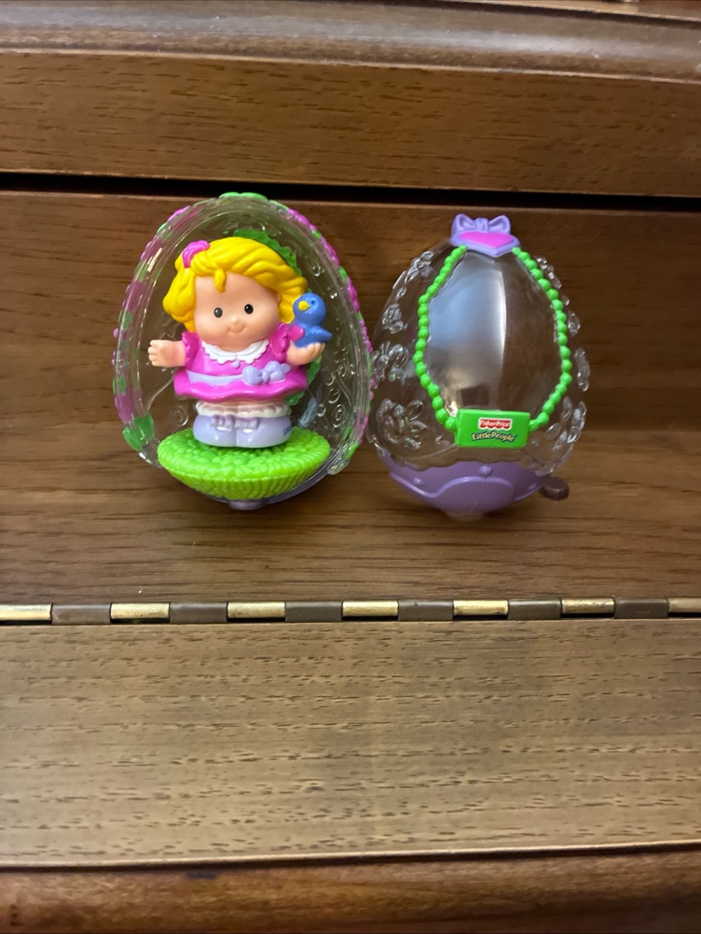 Fisher-Price Little People Tippity Top Easter Egg Sarah Lynn 2000